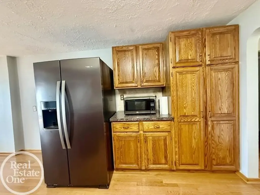 8473 Dixie Highway Ira Township MI 48023