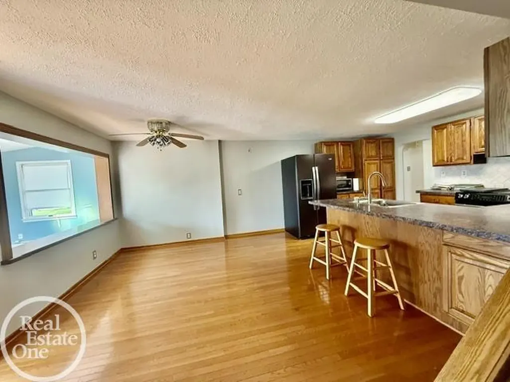 8473 Dixie Highway Ira Township MI 48023