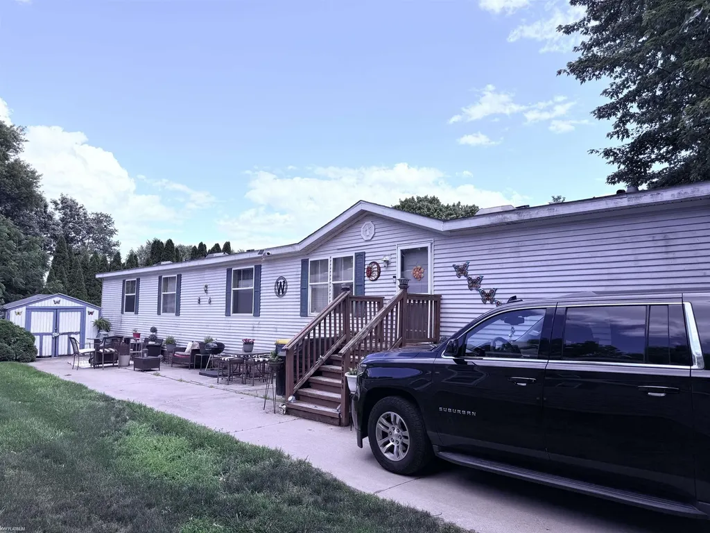 43864 Eureka Road Clinton Charter Township MI 48036