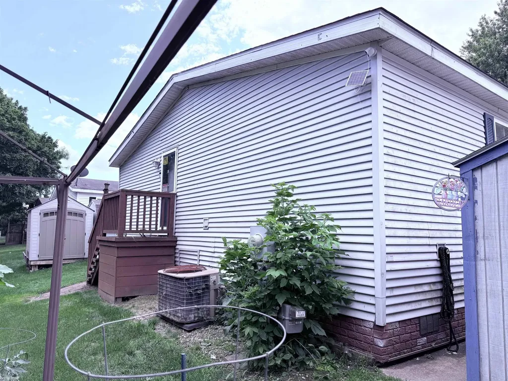 43864 Eureka Road Clinton Charter Township MI 48036