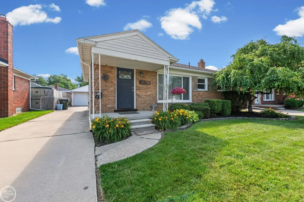 26730 Ursuline Street St. Clair Shores City MI 48081