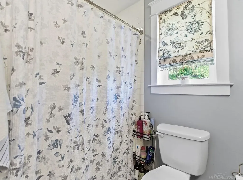 1223 Greenleaf Drive Royal Oak City MI 48067