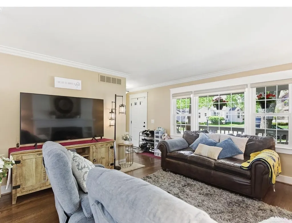 1223 Greenleaf Drive Royal Oak City MI 48067