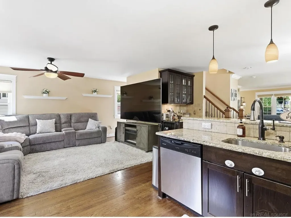 1223 Greenleaf Drive Royal Oak City MI 48067