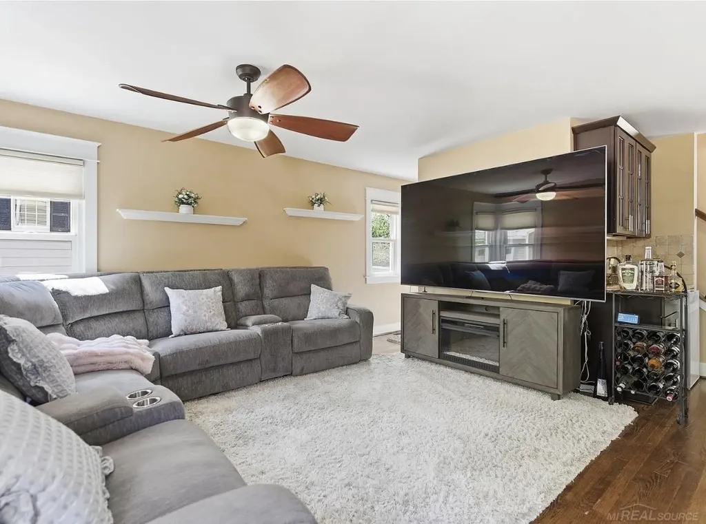 1223 Greenleaf Drive Royal Oak City MI 48067