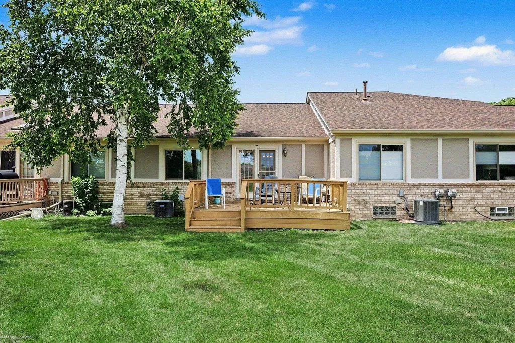 42278 Hidden Brook Drive Clinton Charter Township MI 48038