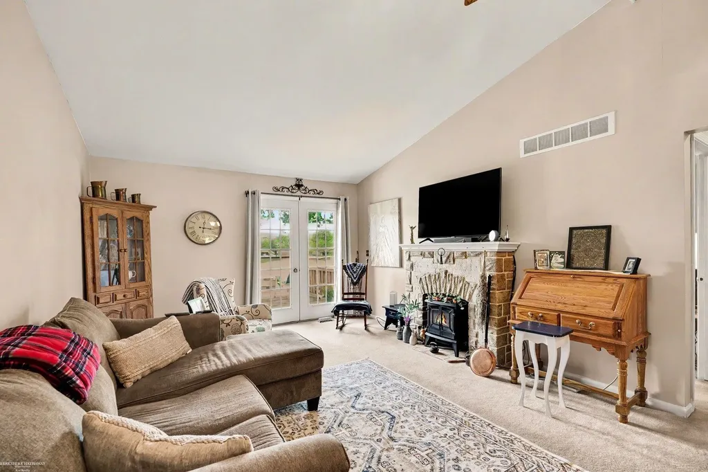 42278 Hidden Brook Drive Clinton Charter Township MI 48038