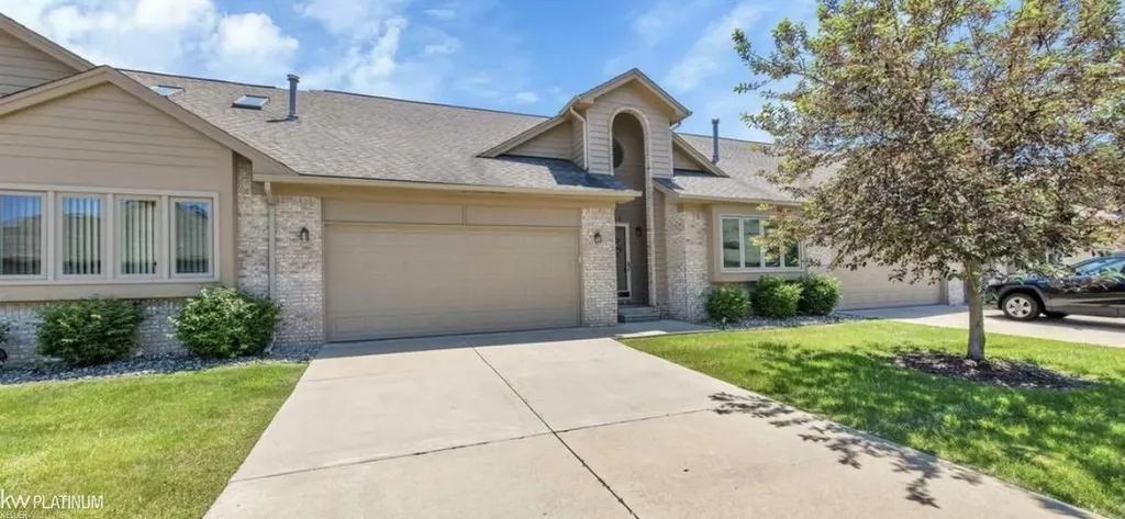32914 Whispering Lane Chesterfield Township MI 48047