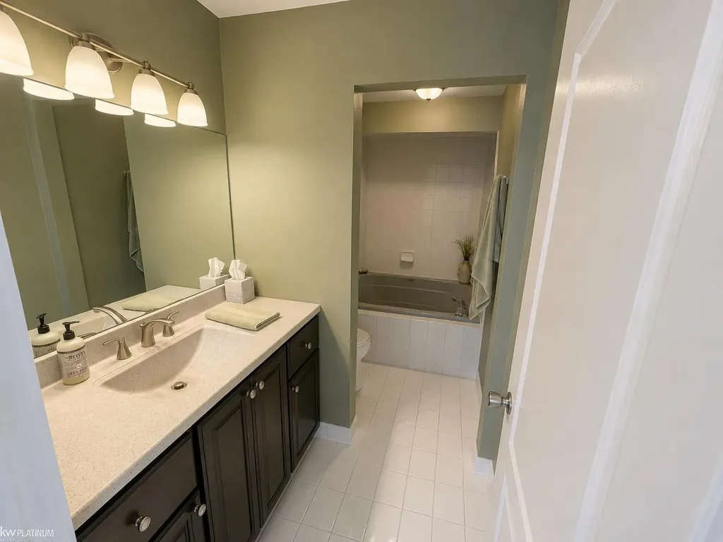 32914 Whispering Lane Chesterfield Township MI 48047