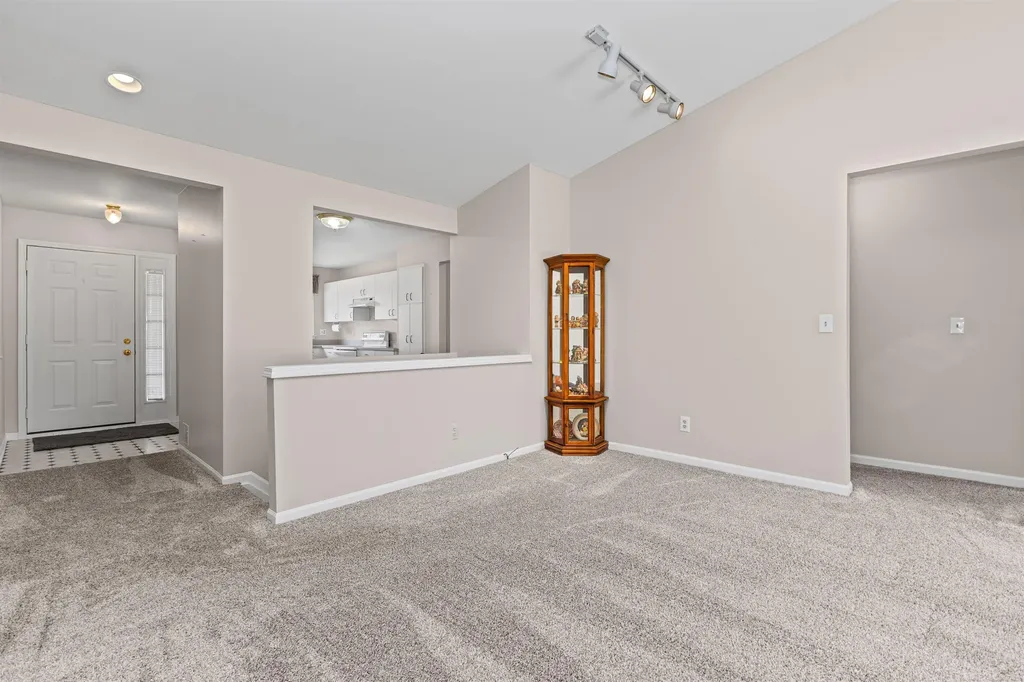 42284 Aspen Court Clinton Charter Township MI 48038