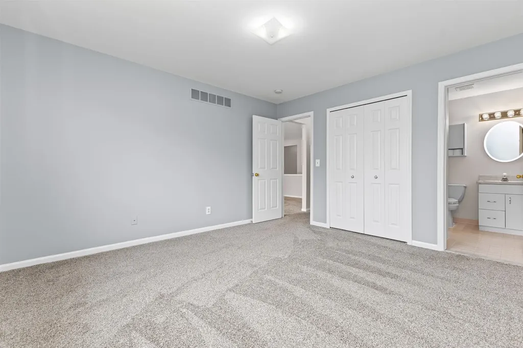 42284 Aspen Court Clinton Charter Township MI 48038