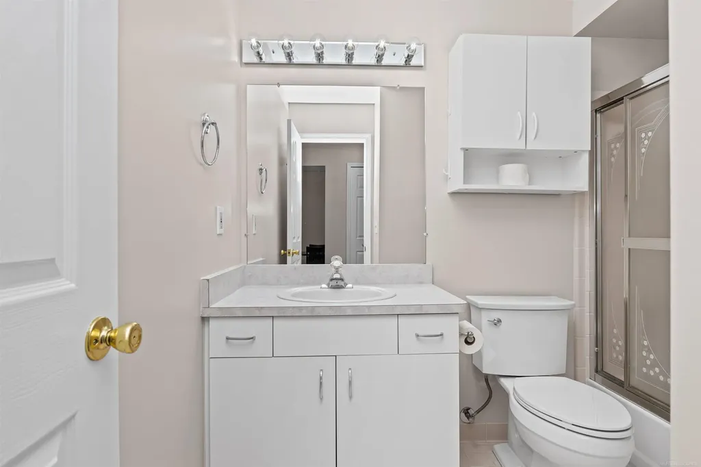 42284 Aspen Court Clinton Charter Township MI 48038