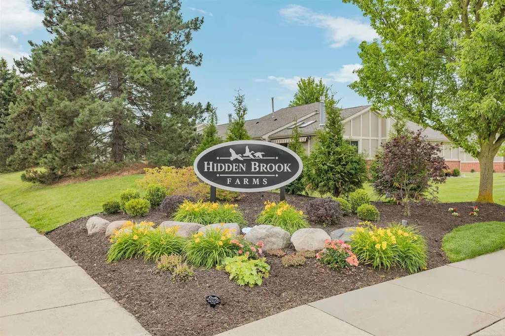 42284 Aspen Court Clinton Charter Township MI 48038