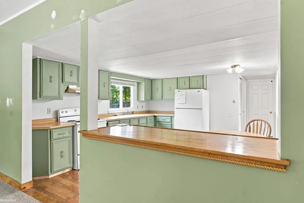 5469 Parker Road Fort Gratiot Charter Township MI 48059
