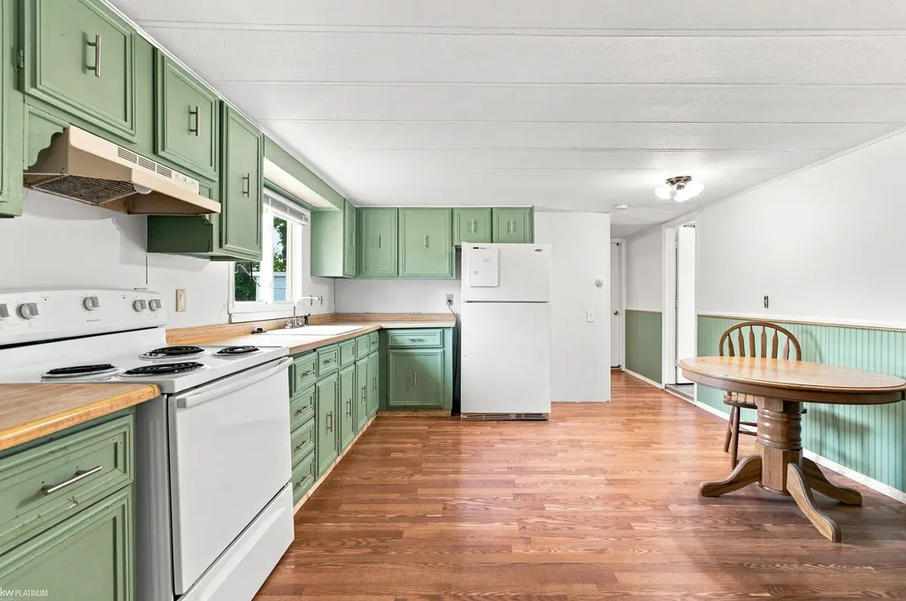 5469 Parker Road Fort Gratiot Charter Township MI 48059