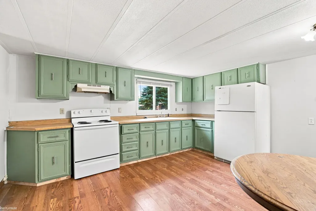 5469 Parker Road Fort Gratiot Charter Township MI 48059