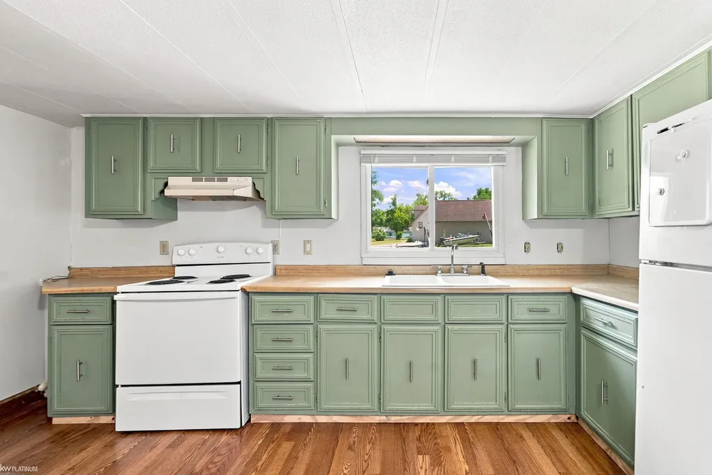 5469 Parker Road Fort Gratiot Charter Township MI 48059
