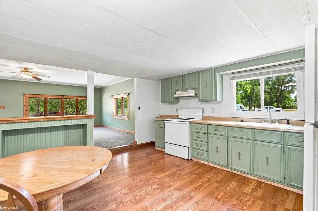 5469 Parker Road Fort Gratiot Charter Township MI 48059