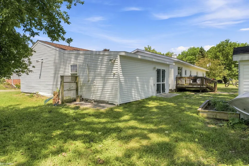 5469 Parker Road Fort Gratiot Charter Township MI 48059