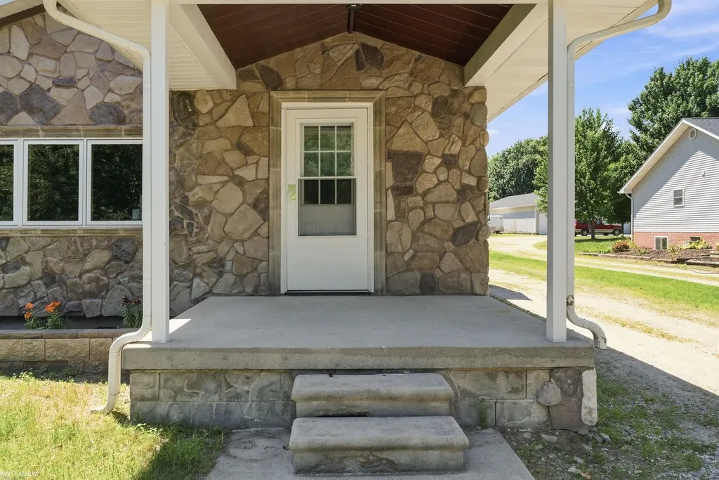 5469 Parker Road Fort Gratiot Charter Township MI 48059