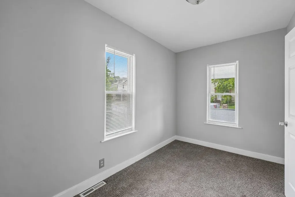 13 Myra Avenue Pontiac City MI 48341