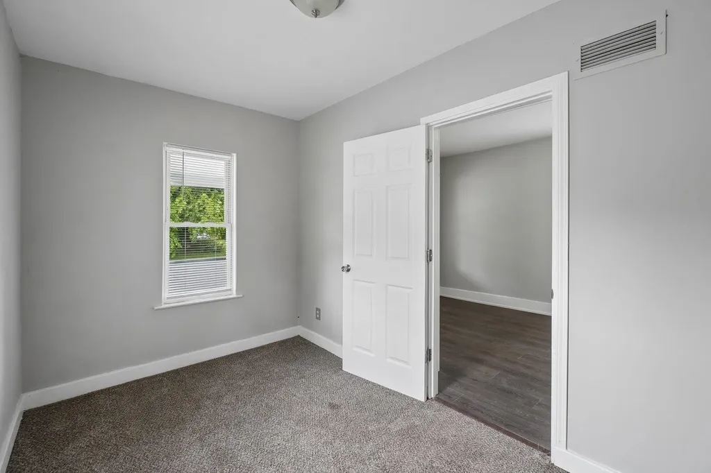 13 Myra Avenue Pontiac City MI 48341