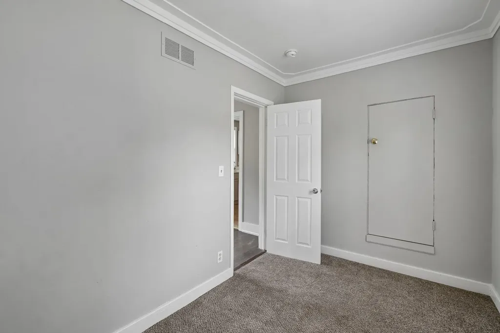 13 Myra Avenue Pontiac City MI 48341