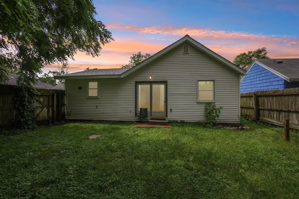 13 Myra Avenue Pontiac City MI 48341