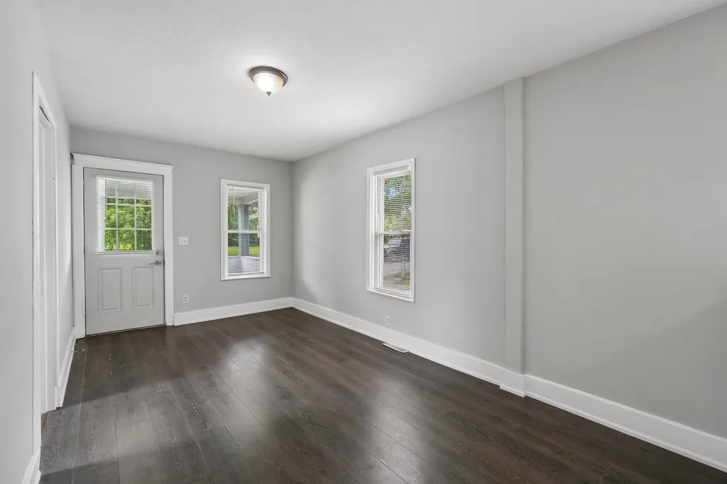 13 Myra Avenue Pontiac City MI 48341