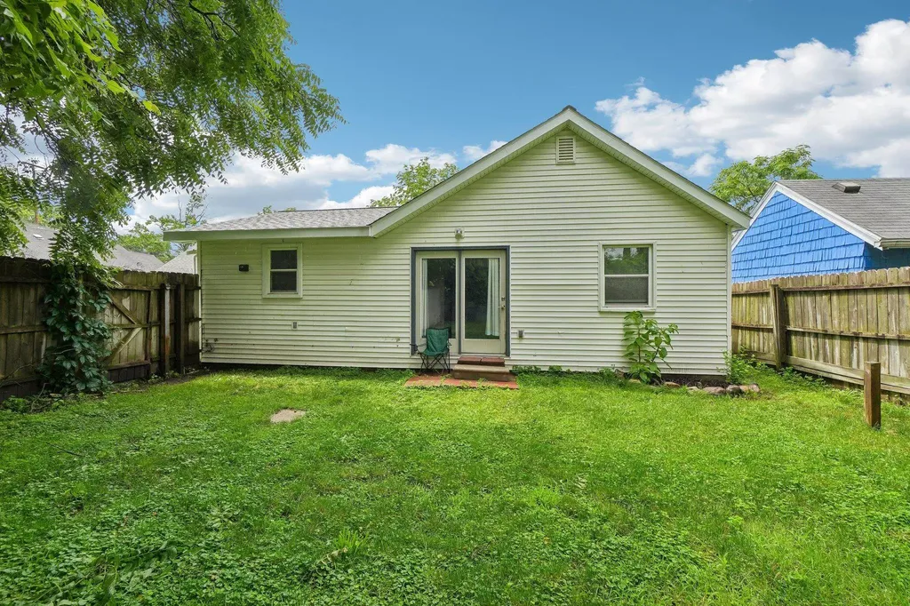 13 Myra Avenue Pontiac City MI 48341