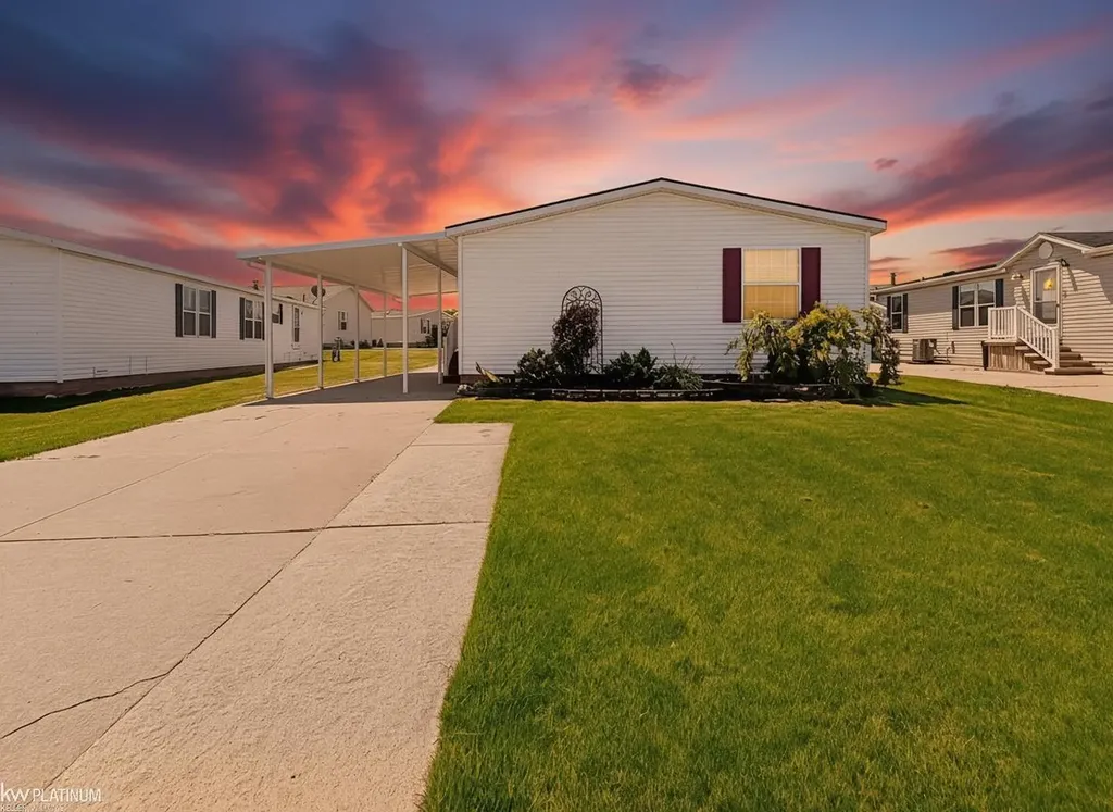 37037 Millstone Trail Lenox Township MI 48048