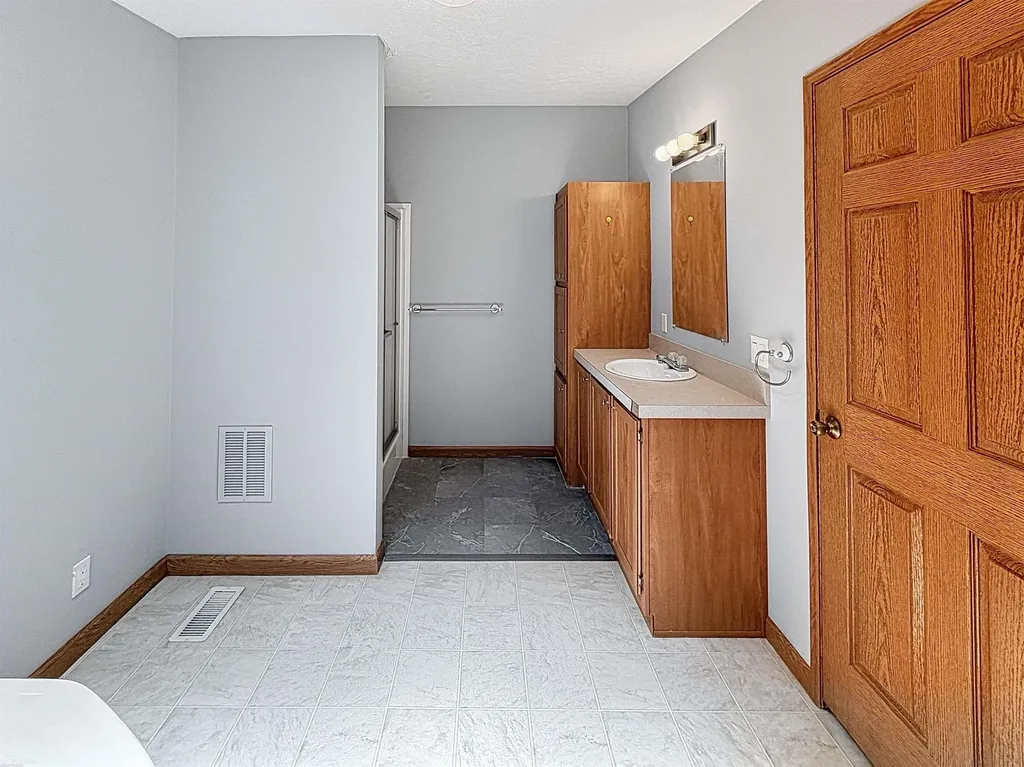 37037 Millstone Trail Lenox Township MI 48048