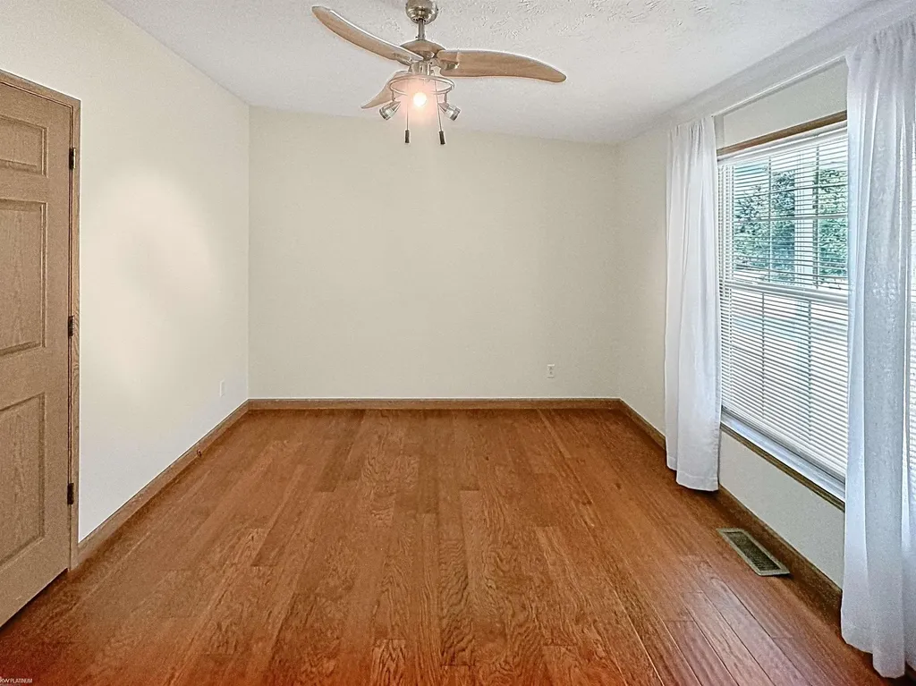 37037 Millstone Trail Lenox Township MI 48048