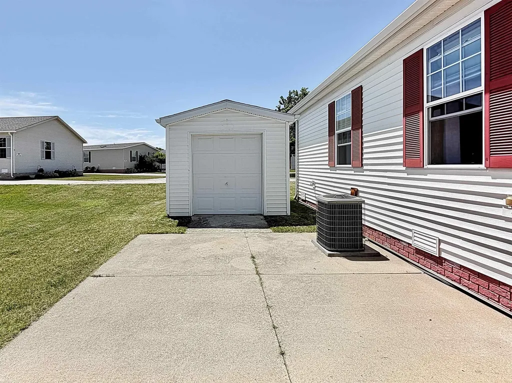 37037 Millstone Trail Lenox Township MI 48048