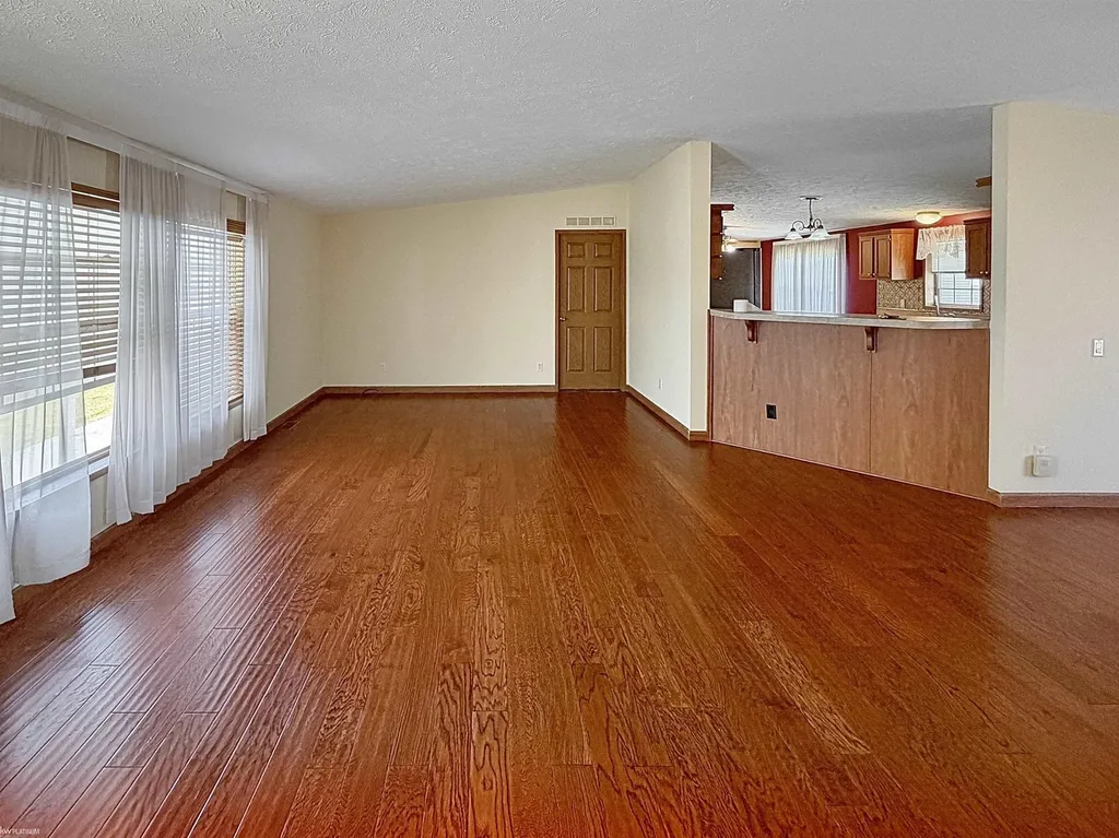 37037 Millstone Trail Lenox Township MI 48048