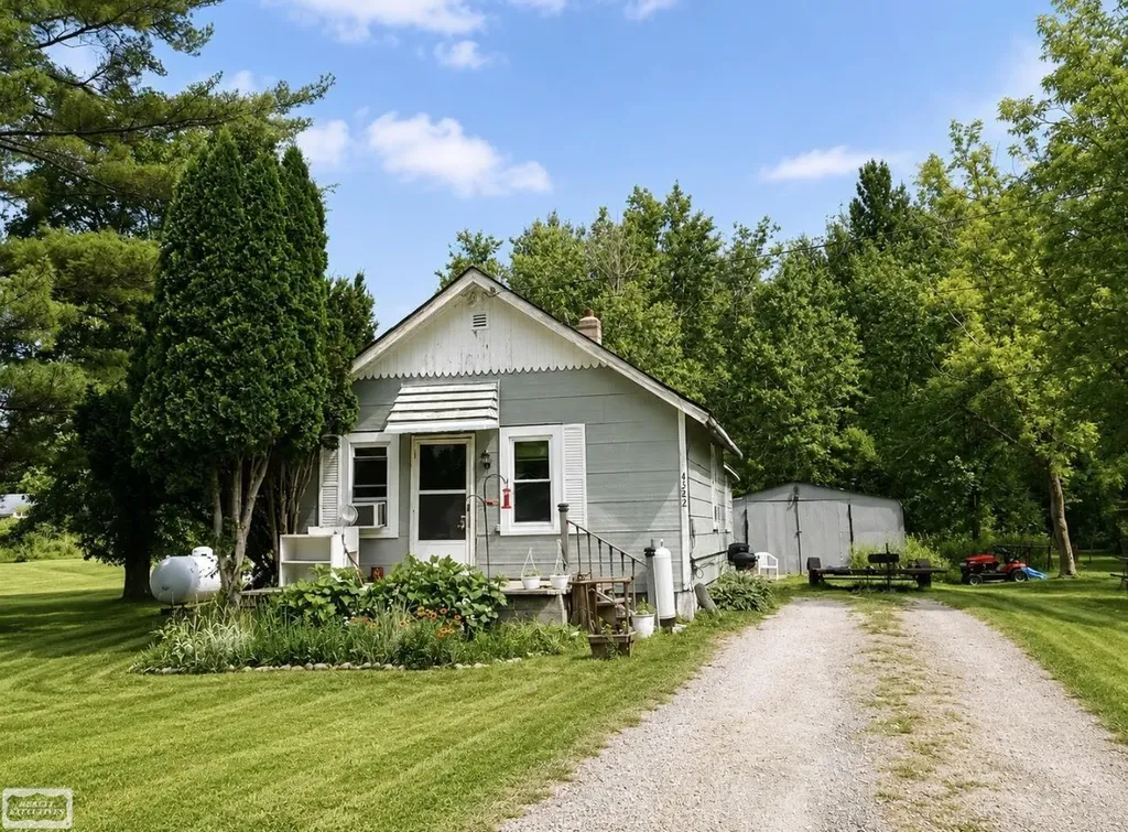 4382 Wall Road Port Huron City MI 48060