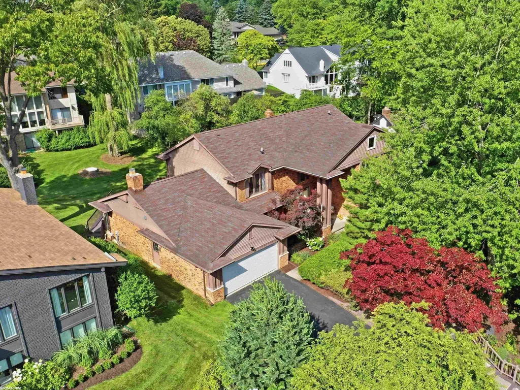 4677 Rolling Ridge Road West Bloomfield Charter Township MI 48323
