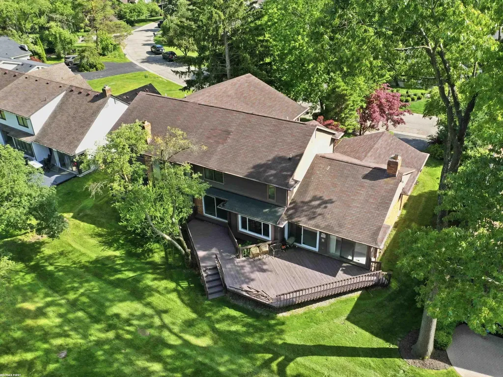 4677 Rolling Ridge Road West Bloomfield Charter Township MI 48323