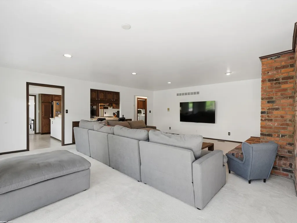 4677 Rolling Ridge Road West Bloomfield Charter Township MI 48323