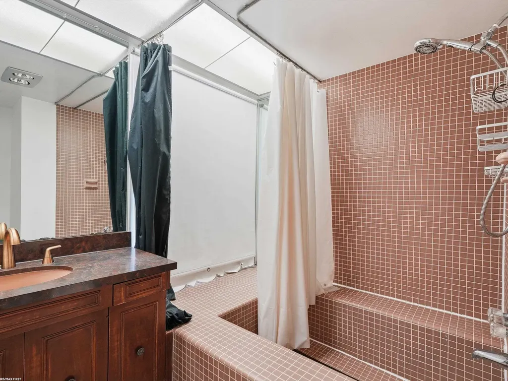 4677 Rolling Ridge Road West Bloomfield Charter Township MI 48323