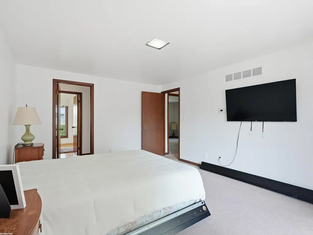 4677 Rolling Ridge Road West Bloomfield Charter Township MI 48323