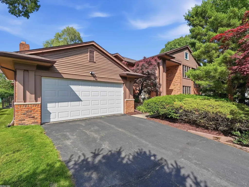 4677 Rolling Ridge Road West Bloomfield Charter Township MI 48323