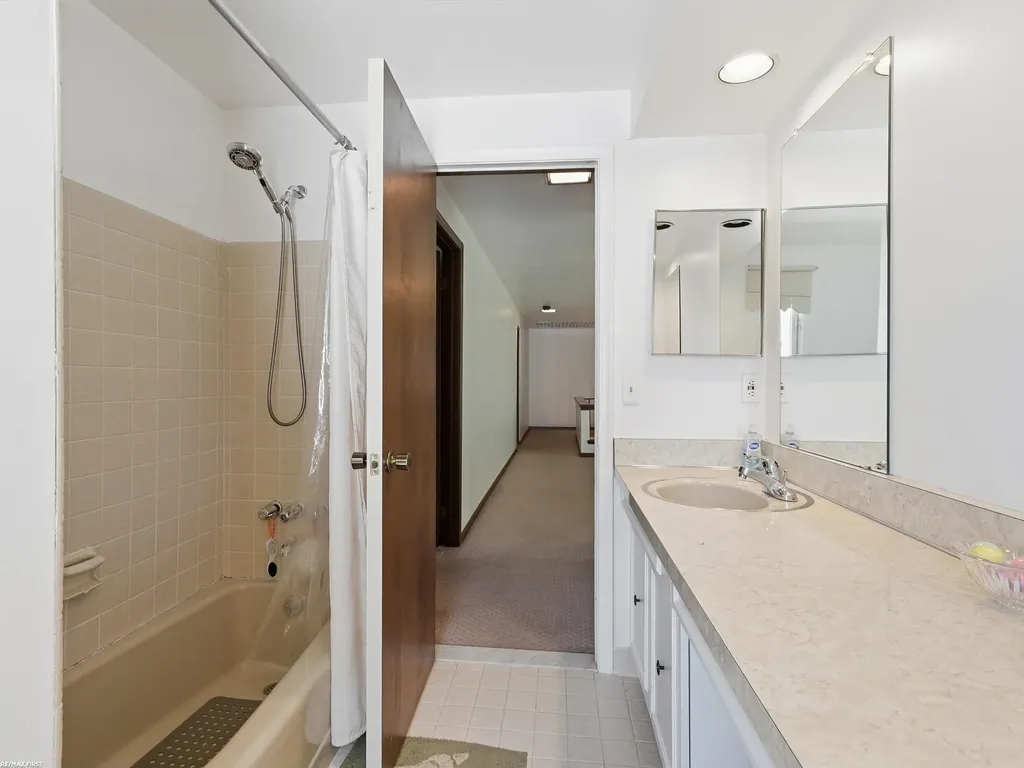 4677 Rolling Ridge Road West Bloomfield Charter Township MI 48323