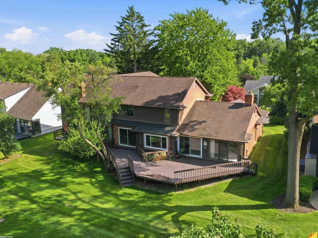 4677 Rolling Ridge Road West Bloomfield Charter Township MI 48323