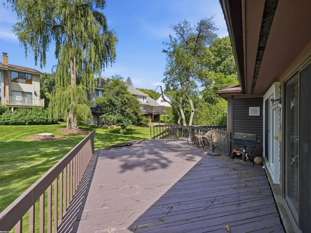 4677 Rolling Ridge Road West Bloomfield Charter Township MI 48323
