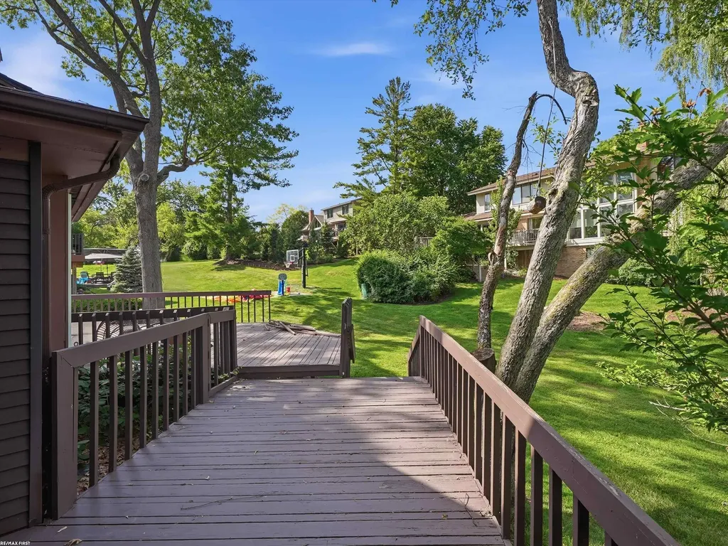 4677 Rolling Ridge Road West Bloomfield Charter Township MI 48323