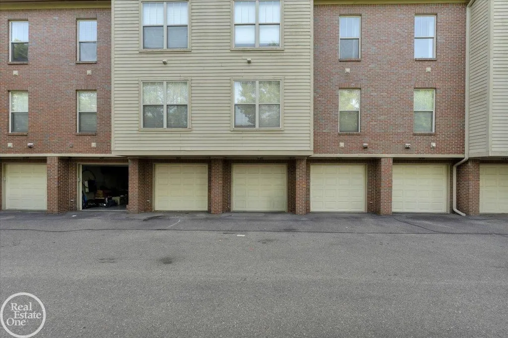 1433 S Main Street Royal Oak City MI 48067