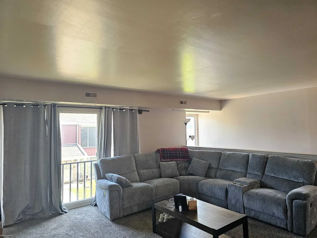 405 Sunset Lane St. Clair Shores City MI 48082