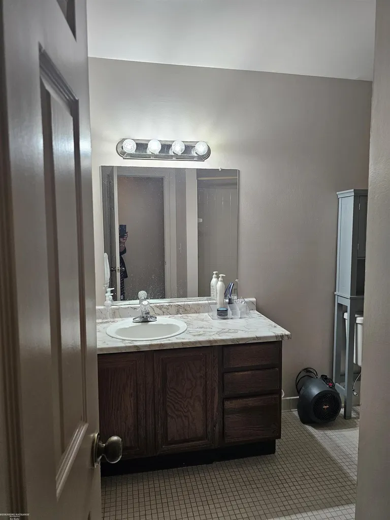 405 Sunset Lane St. Clair Shores City MI 48082