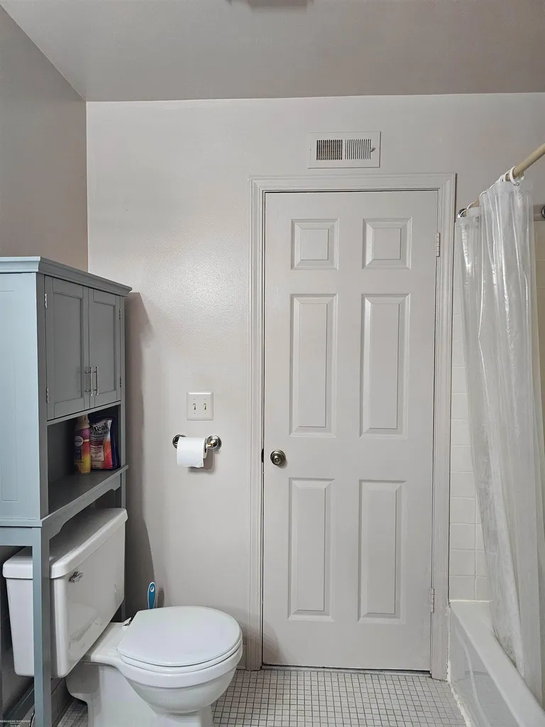 405 Sunset Lane St. Clair Shores City MI 48082